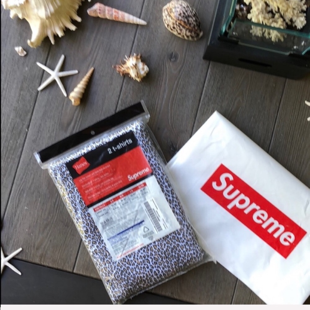 🔥🔥SUPREME- HANES T-SHIRTS🔥🔥 - Picture 4 of 4